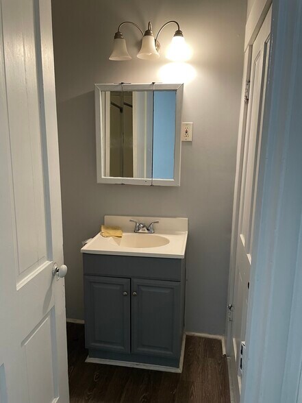 More Photos Of 1225 Vincennes St, New Albany Apartments For Sale