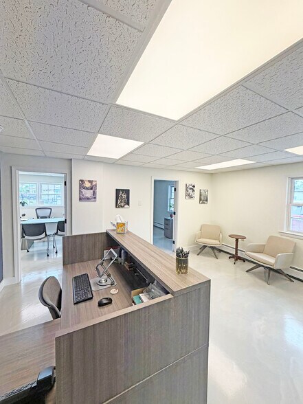 More Photos Of 860 Main St, Sanford Medical For Sale