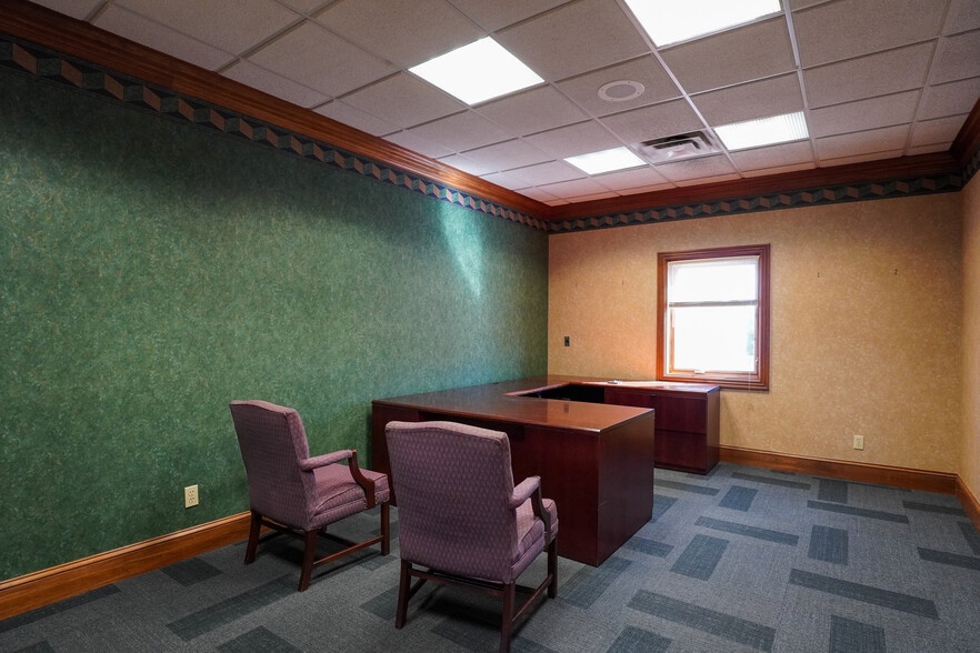 More Photos Of 179 Fairfield Ave, Dayton Office For Sale