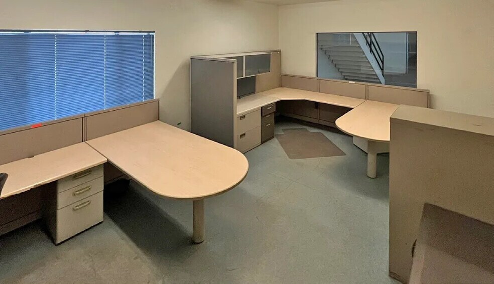 More Photos Of 500 S Willard St, Cottonwood Distribution For Sale