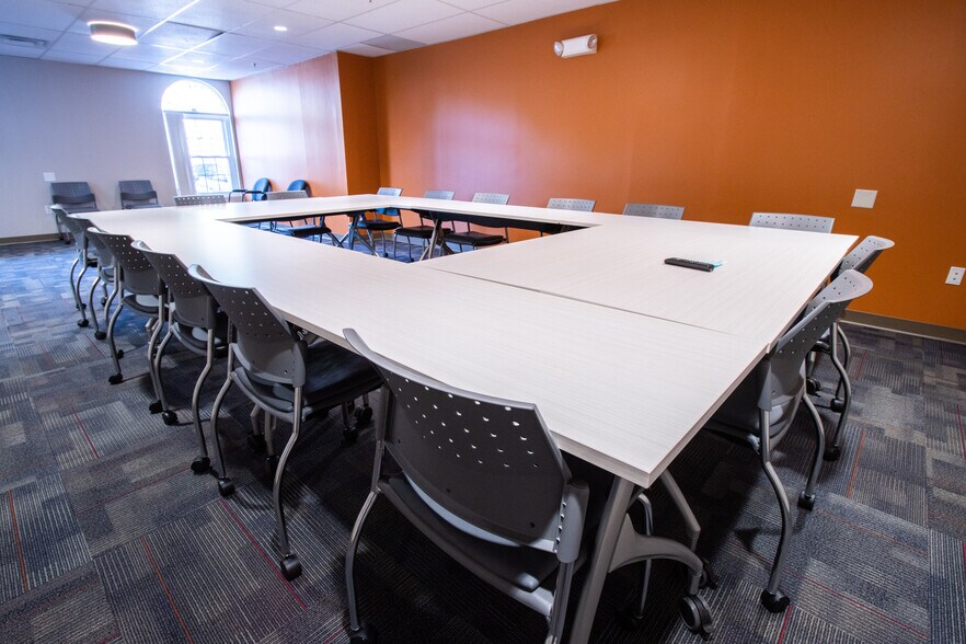 More Photos Of 800 Turnpike St, North Andover Coworking Space