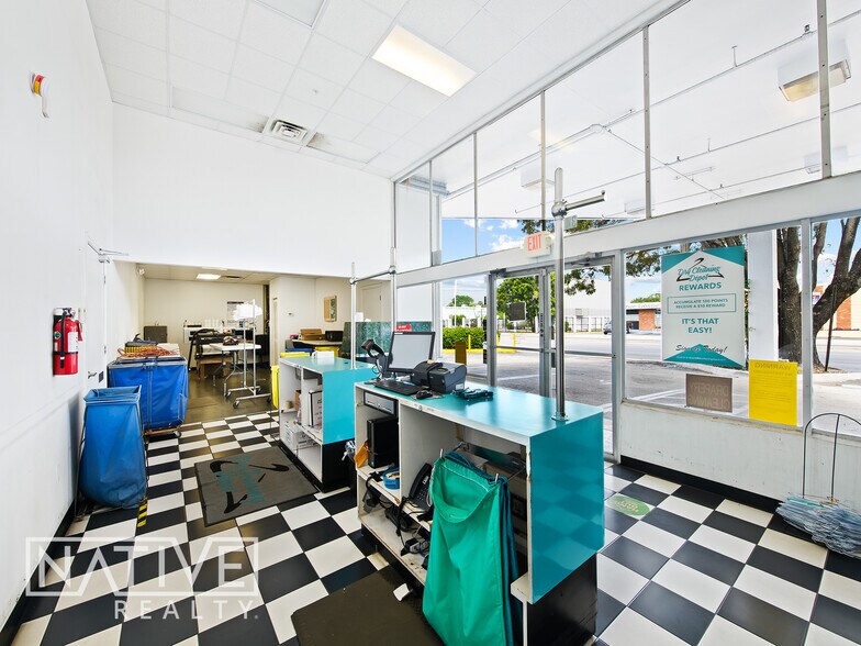 More Photos Of 3470 W Broward Blvd, Fort Lauderdale Freestanding For Sale