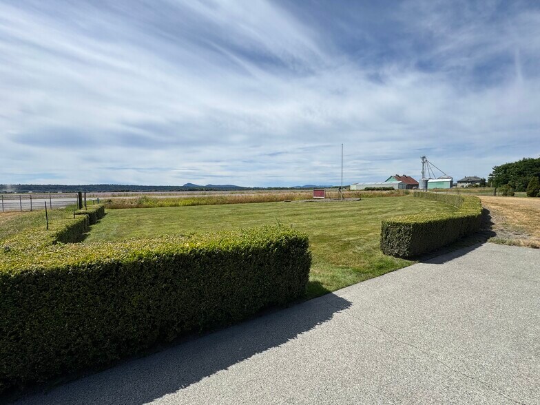 More Photos Of 14285 Laconner Whitney rd, Mount Vernon General Retail For Lease