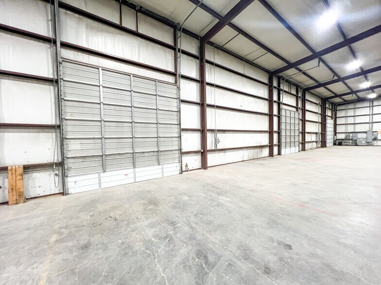 More Photos Of 9003 W County Road 130, Midland Warehouse For Lease