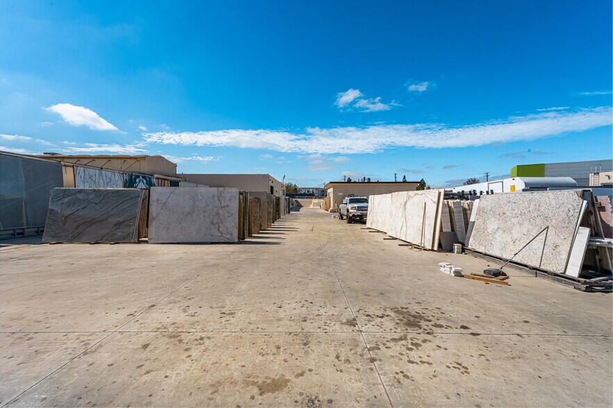 More Photos Of 1701 S State College Blvd, Anaheim Manufacturing For Sale