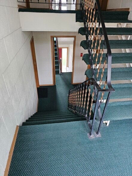 More Photos Of 2312 22nd St NW, Calgary Apartments For Sale