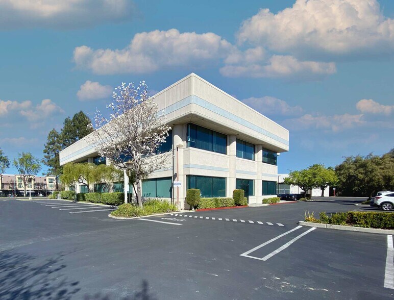 More Photos Of 19400 Stevens Creek Blvd, Cupertino Office For Sale