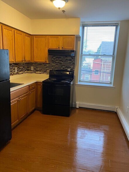 More Photos Of 533 E 2nd Ave, Roselle Apartments For Sale