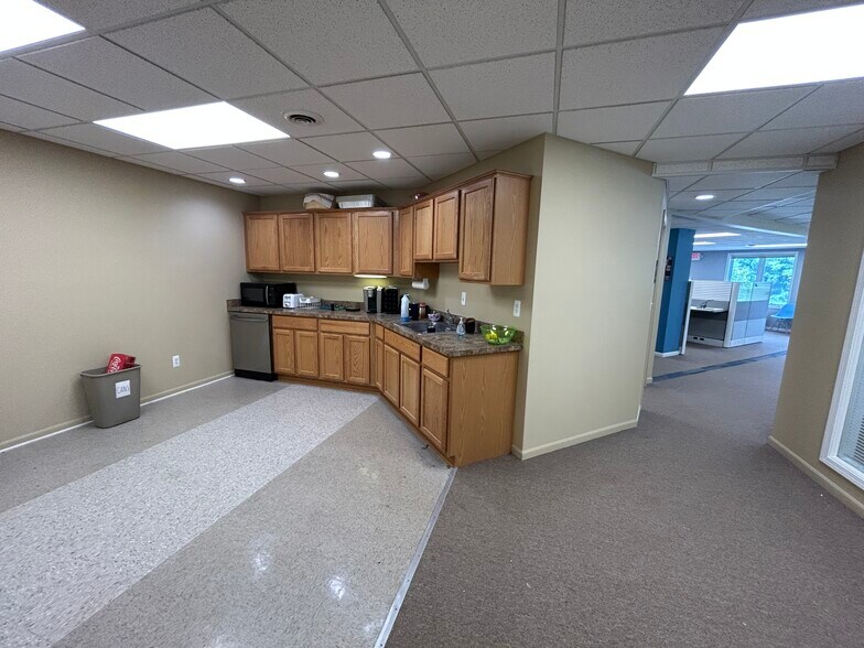 More Photos Of 15045 Dixie Hwy, Holly Coworking Space