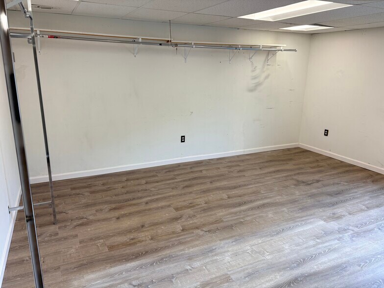 More Photos Of 1875 Main St, Tewksbury Storefront For Lease