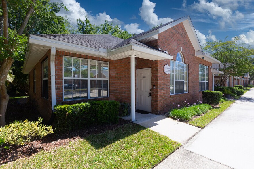 More Photos Of 8833 Perimeter Park Blvd, Jacksonville Medical For Lease