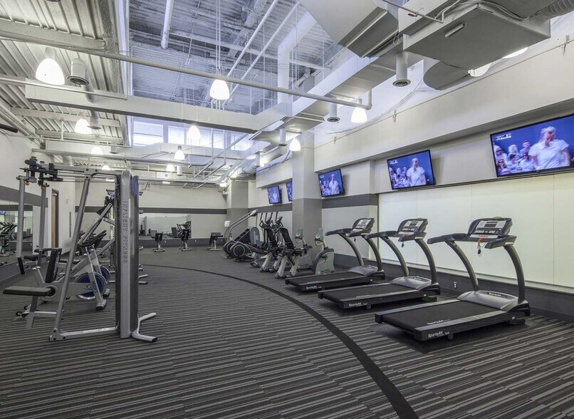 More Photos Of 26533 Evergreen Rd, Southfield Office For Lease