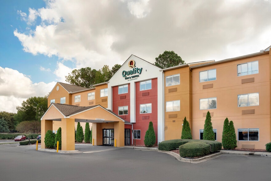More Photos Of 707 Key Dr, Birmingham Hotel For Sale