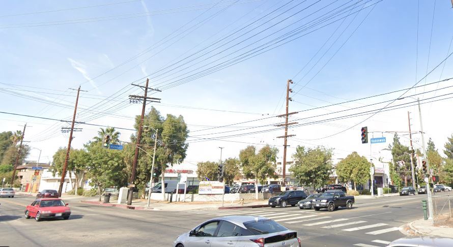 More Photos Of 15705-15717 Vanowen St, Van Nuys Unknown For Lease