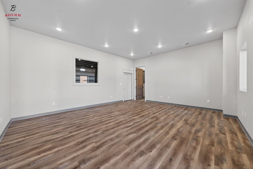 More Photos Of 52 Worth Dr, Boerne Warehouse For Lease