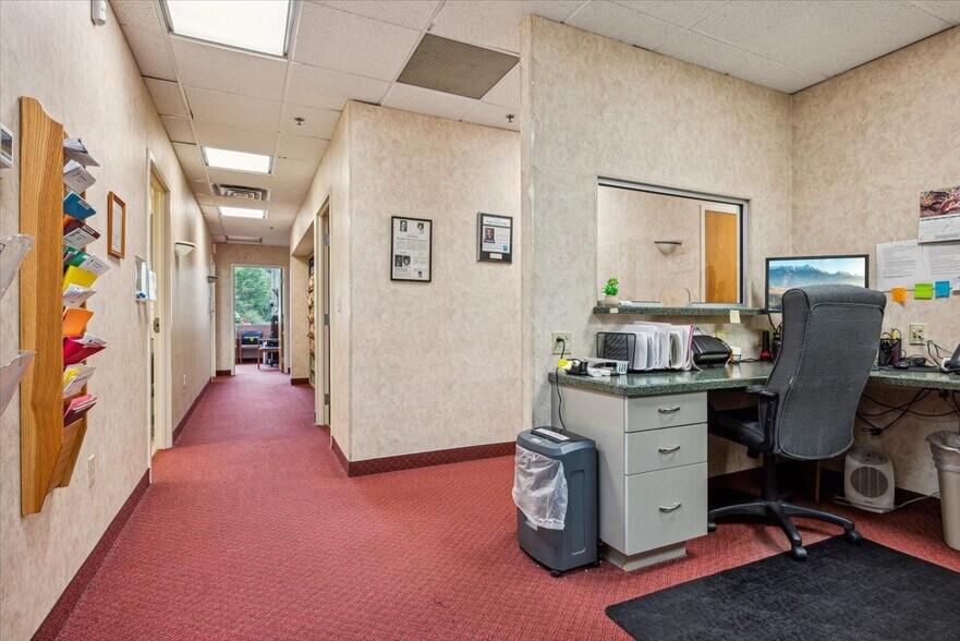 More Photos Of 1465 State Route 31 S, Annandale Medical For Lease