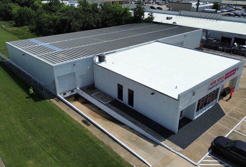 More Photos Of 16210 Clay Rd, Houston Auto Repair For Lease