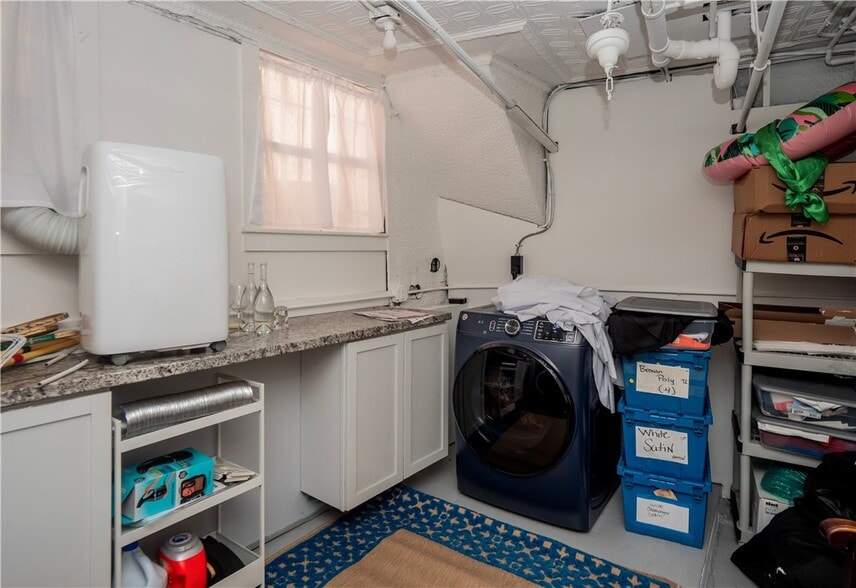 More Photos Of 130-132 Spring St, Newport Apartments For Sale