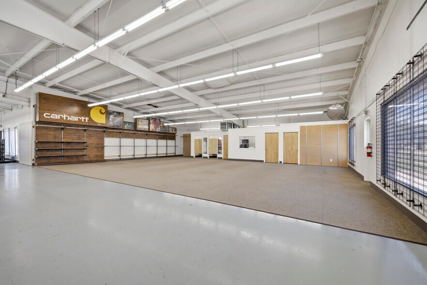 More Photos Of 2015-2017 2nd Ave, Greeley Warehouse For Sale