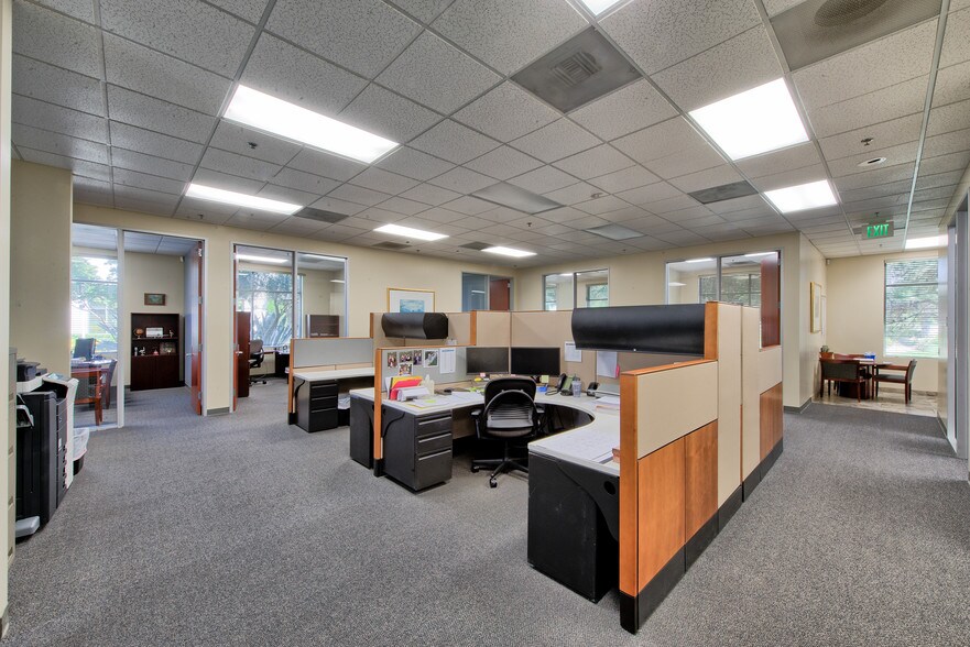 More Photos Of 11840 Pierce St, Riverside Office For Lease