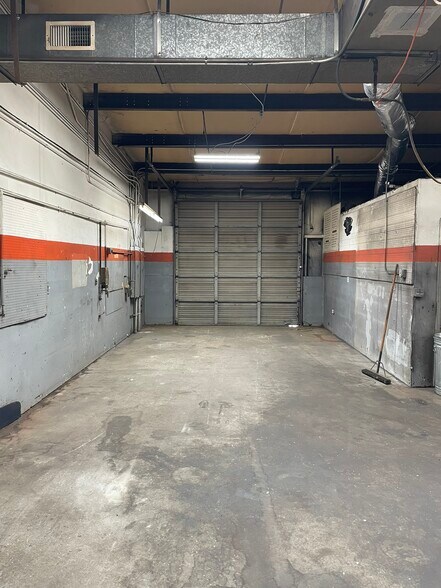 More Photos Of 8621 Fairview Rd, Charlotte Unknown For Lease