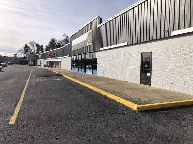 Primary Photo Of 1104 Greenville Ave, Staunton Storefront For Lease