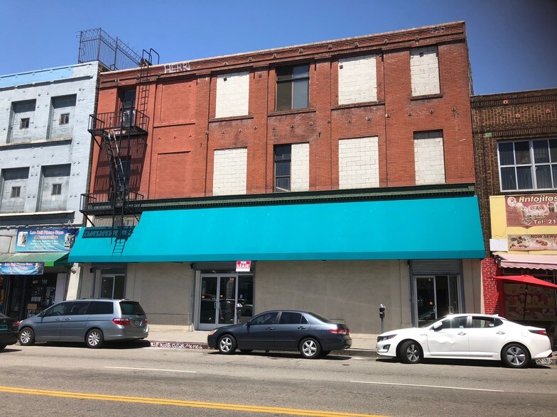 More Photos Of 437-441 S Los Angeles St, Los Angeles Showroom For Sale