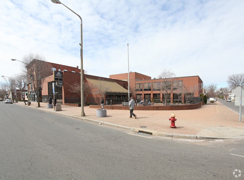 More Photos Of 1137 Main St, East Hartford Office For Lease