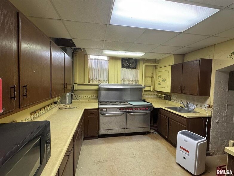 More Photos Of 170 W Hurst St, Bushnell Religious Facility For Sale