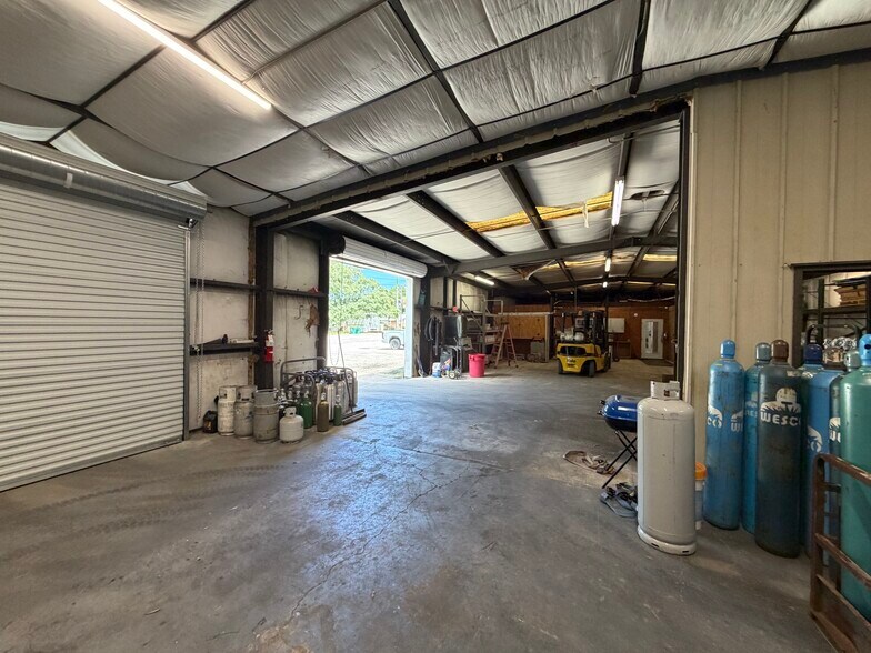 More Photos Of 431 Racetrack Rd Nw, Fort Walton Beach Flex For Sale