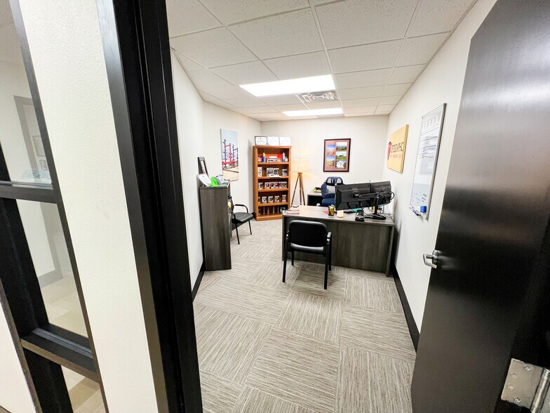 More Photos Of 808 W Indiana Ave, Midland Office For Sale