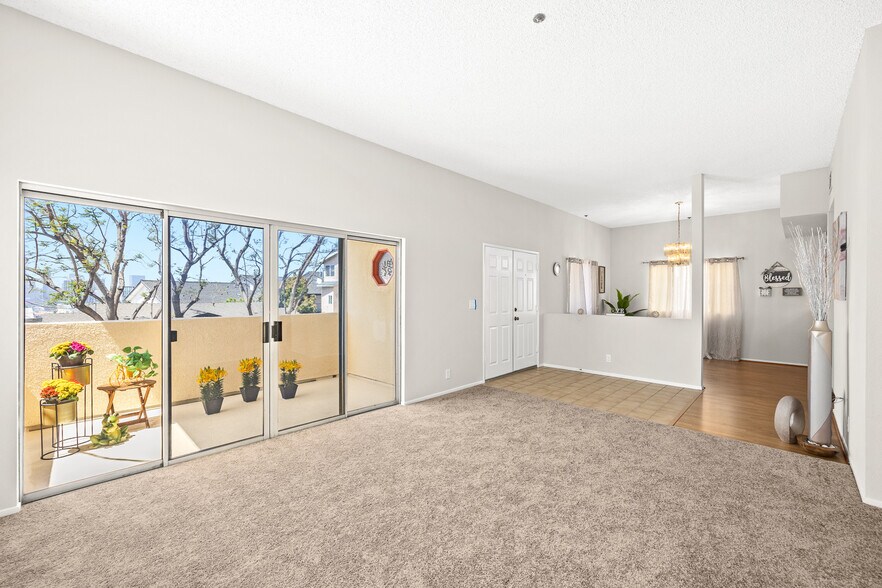 More Photos Of 1053 Figueroa Terrace, Los Angeles Apartments For Sale