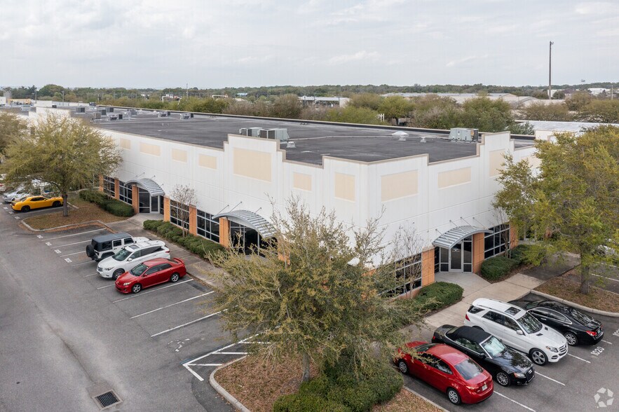 More Photos Of 350 E Crown Point Rd, Winter Garden Light Distribution For Sale