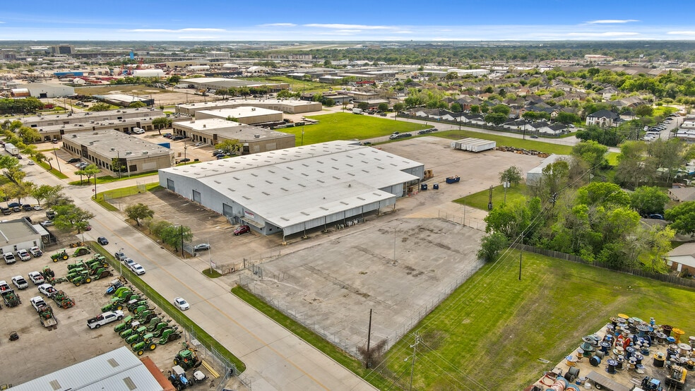 Primary Photo Of 5800 Surrey Square St, Houston Distribution For Lease