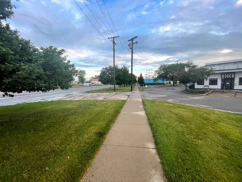 More Photos Of 17431 Dix Rd, Melvindale Fast Food For Lease