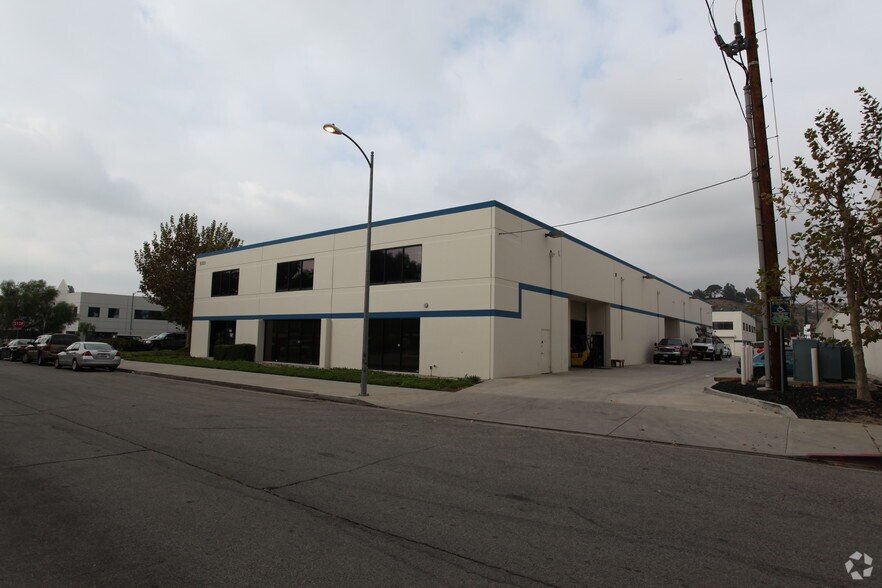 More Photos Of 9301 Jordan Ave, Chatsworth Warehouse For Lease