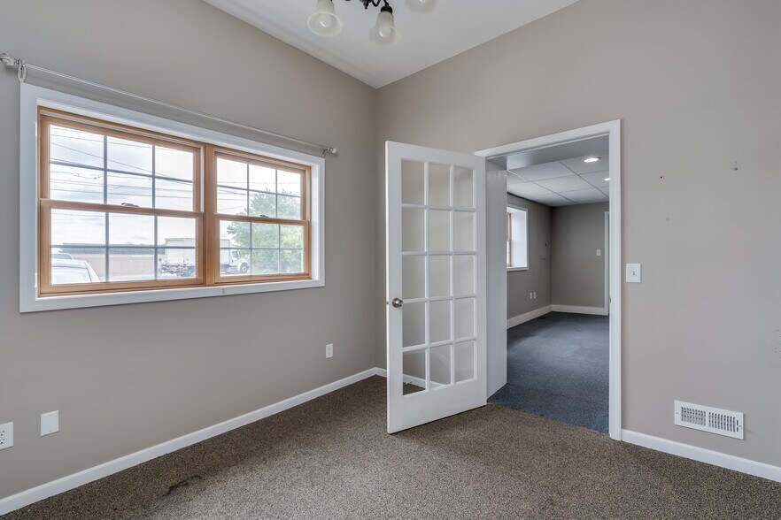 More Photos Of 708 James St, Clayton Office For Sale