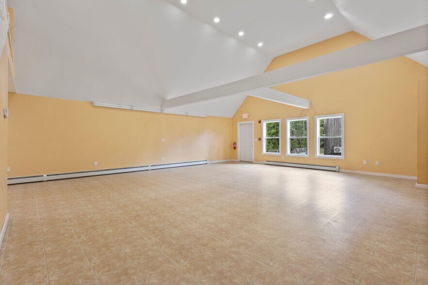 More Photos Of 204 Gray Rd, Cumberland General Retail For Sale