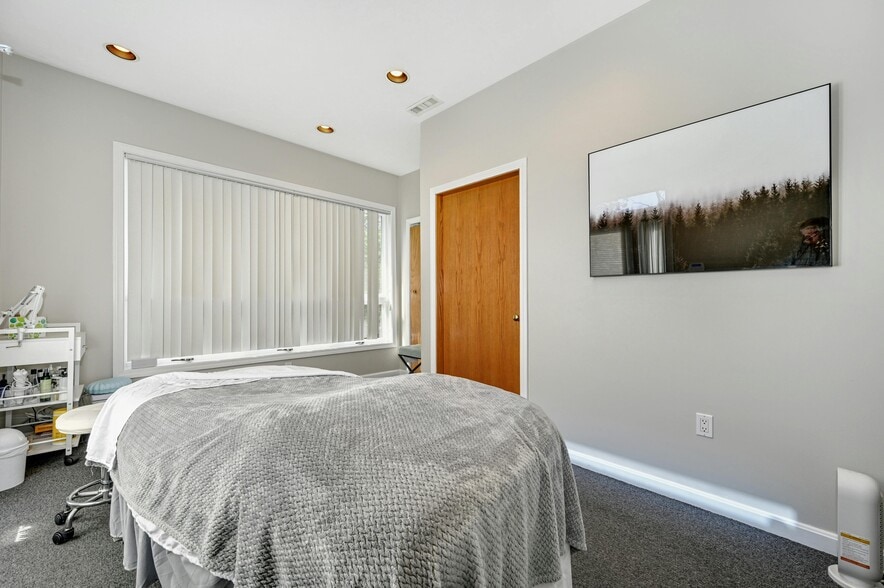 More Photos Of 74 N Main St, North Grafton Medical For Sale