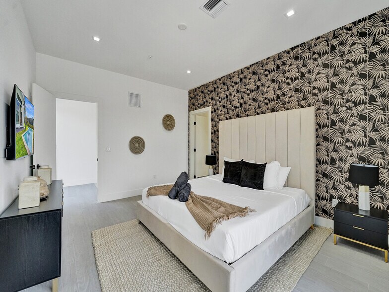 More Photos Of 1220-1226 NE 15th Ave, Fort Lauderdale Apartments For Sale