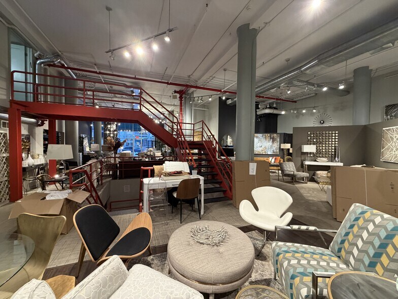 More Photos Of 44 W 24th St, New York Apartments For Lease