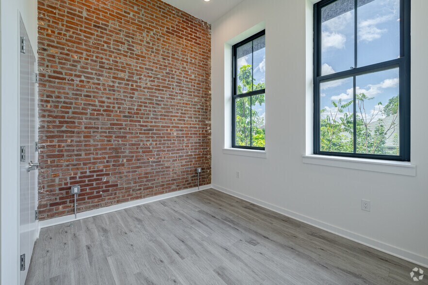 More Photos Of 70 Roseville Ave, Newark Apartments For Sale