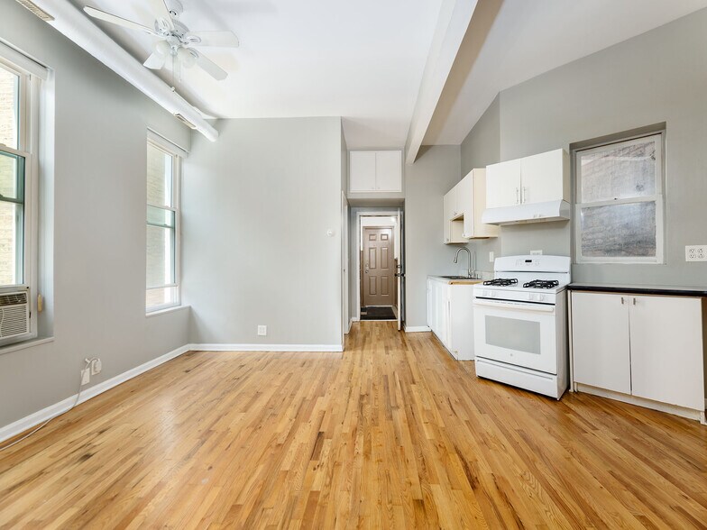More Photos Of 1303 W Ohio St, Chicago Apartments For Sale