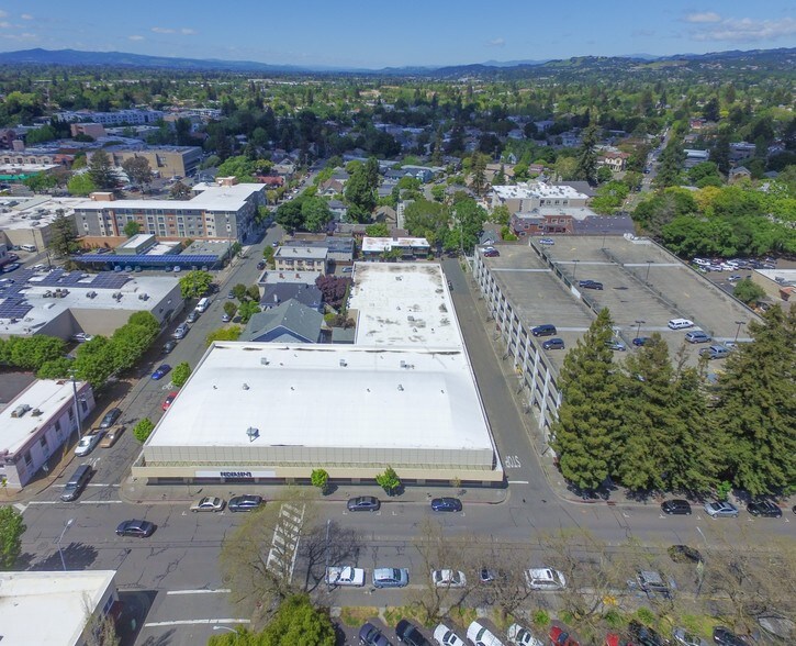 More Photos Of 707 5th St, Santa Rosa Freestanding For Lease