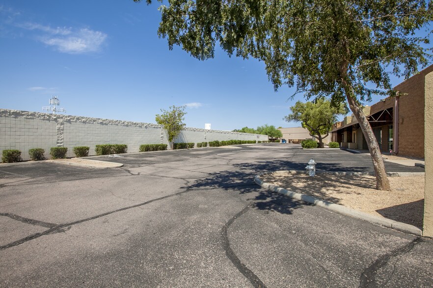 More Photos Of 1107 E Bell Rd, Phoenix Unknown For Lease