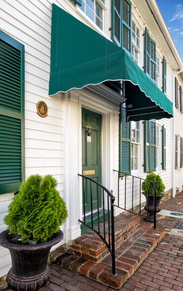 More Photos Of 26 N King St, Leesburg Office For Lease