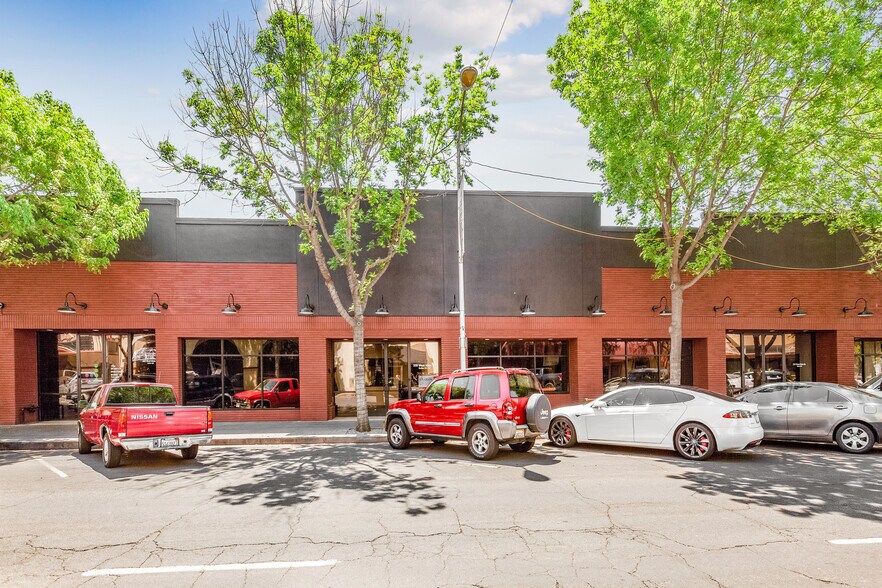 More Photos Of 309-317 W Main St, Visalia Office For Lease