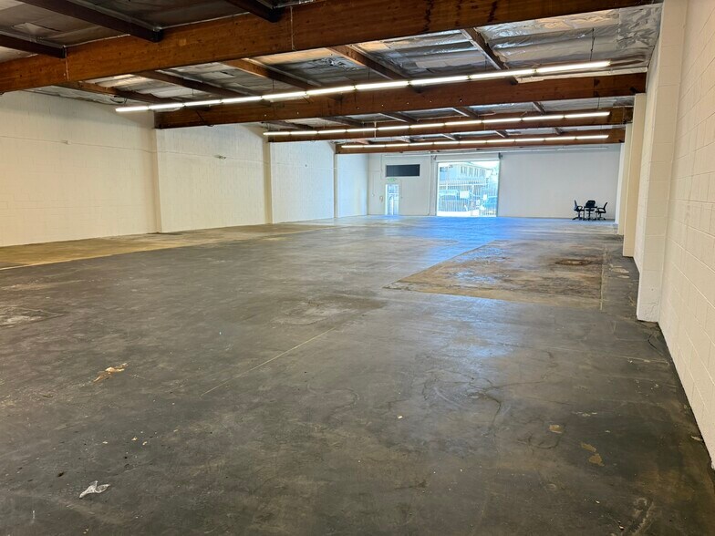 More Photos Of 8611 Canoga Ave, Canoga Park Warehouse For Lease