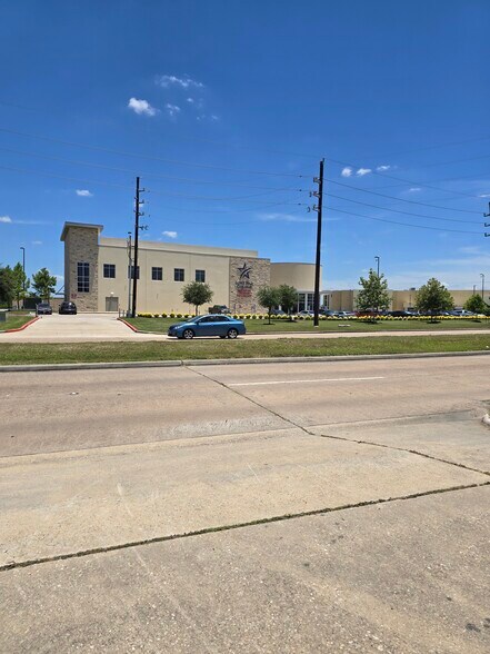 More Photos Of 12755 Walters Rd, Houston Storefront Retail Office For Lease
