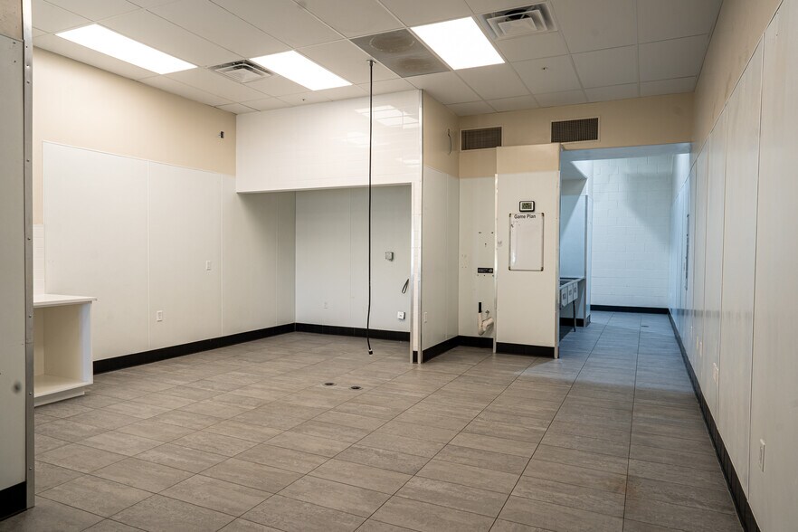 More Photos Of 2720 E Red Cliffs Dr, Saint George Unknown For Lease